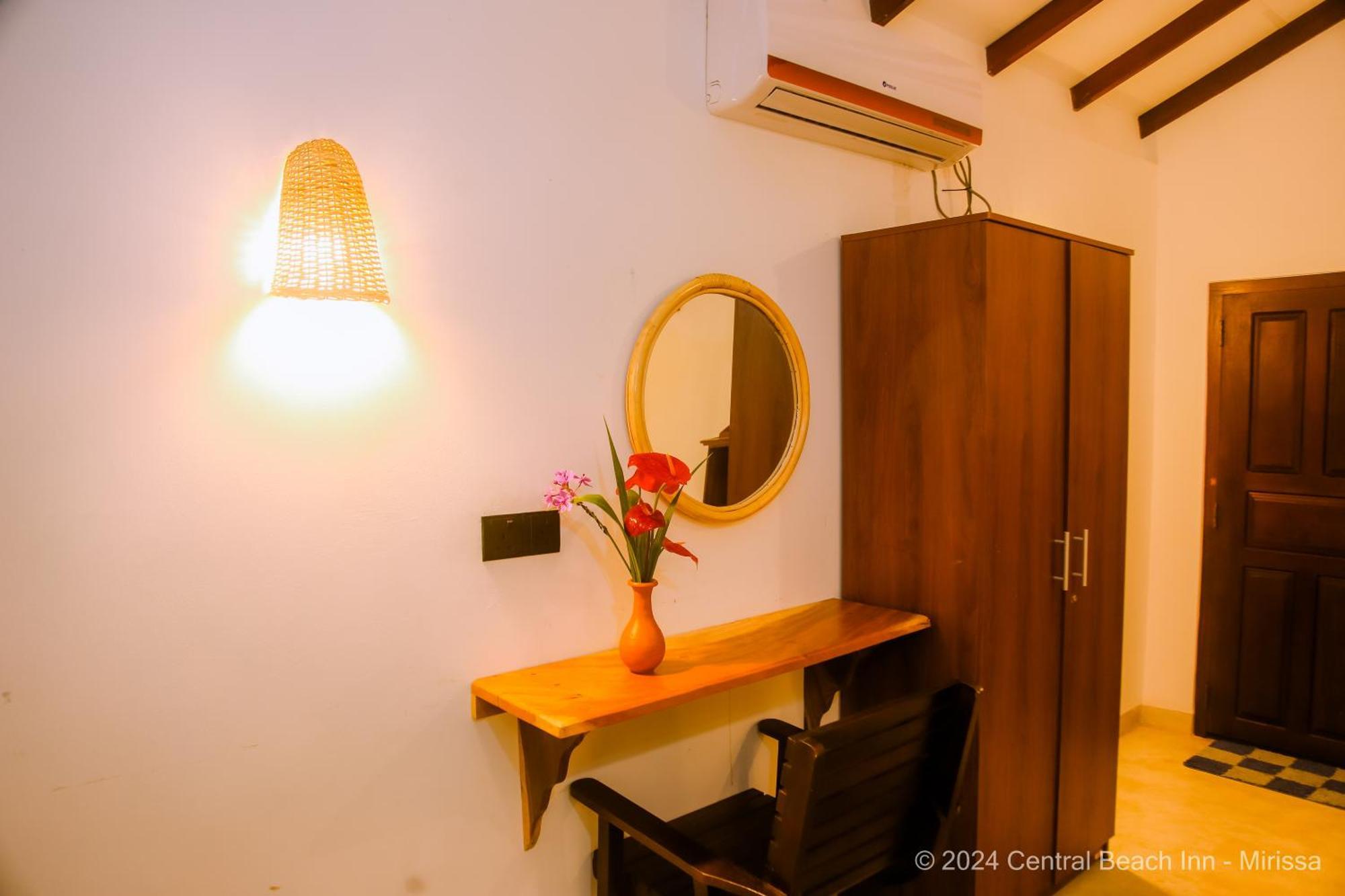 Central Beach Inn Mirissa Εξωτερικό φωτογραφία